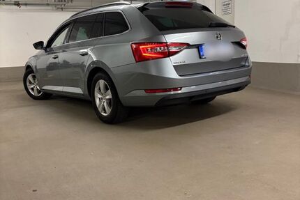 Skoda Superb 91.000 km 17.990 &euro; Hamburg 22417