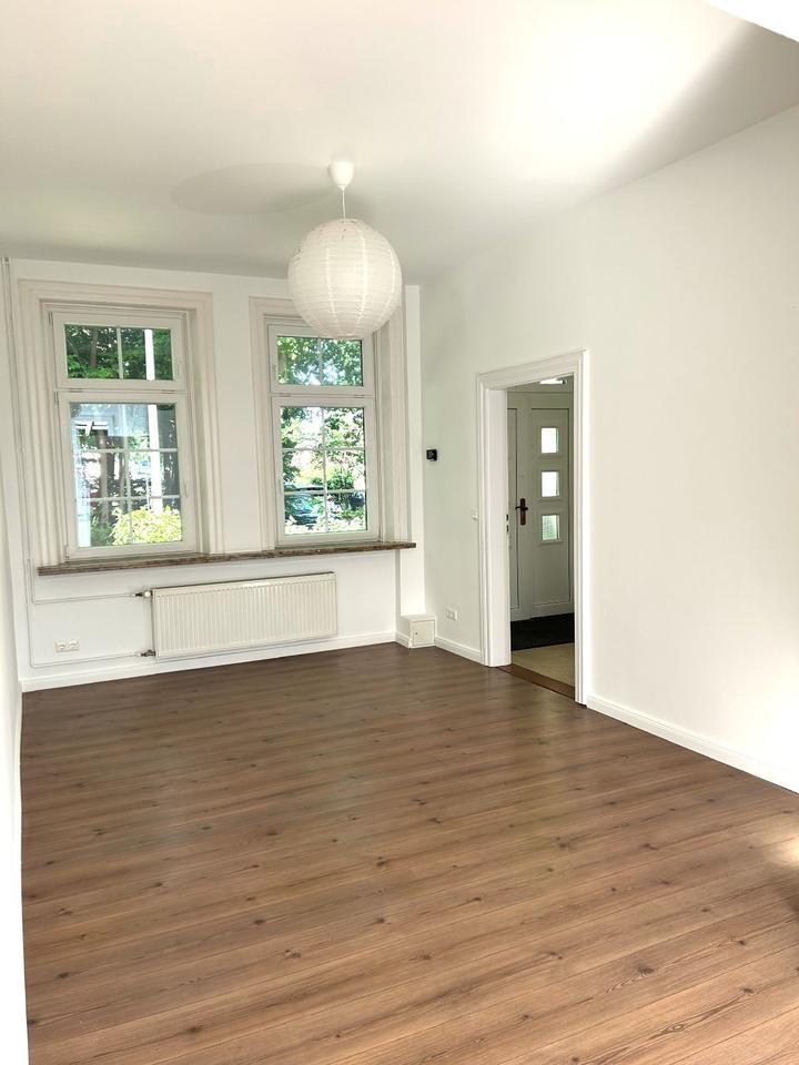 Schönes gepflegtes ZFH mit großem Garten + Werkstatt von privat