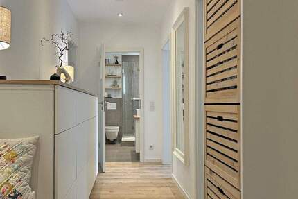 Saniert, zentral, mit Balkon und Stellplatz 2 zimmer