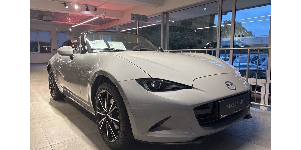 Mazda MX-5 2.788 km 35.950 € Hamburg 22761