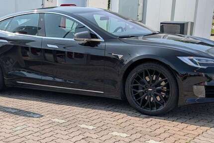 Tesla Model S 75.600 km 61.650 &euro; Hamburg, Freie und Hansestadt 21109