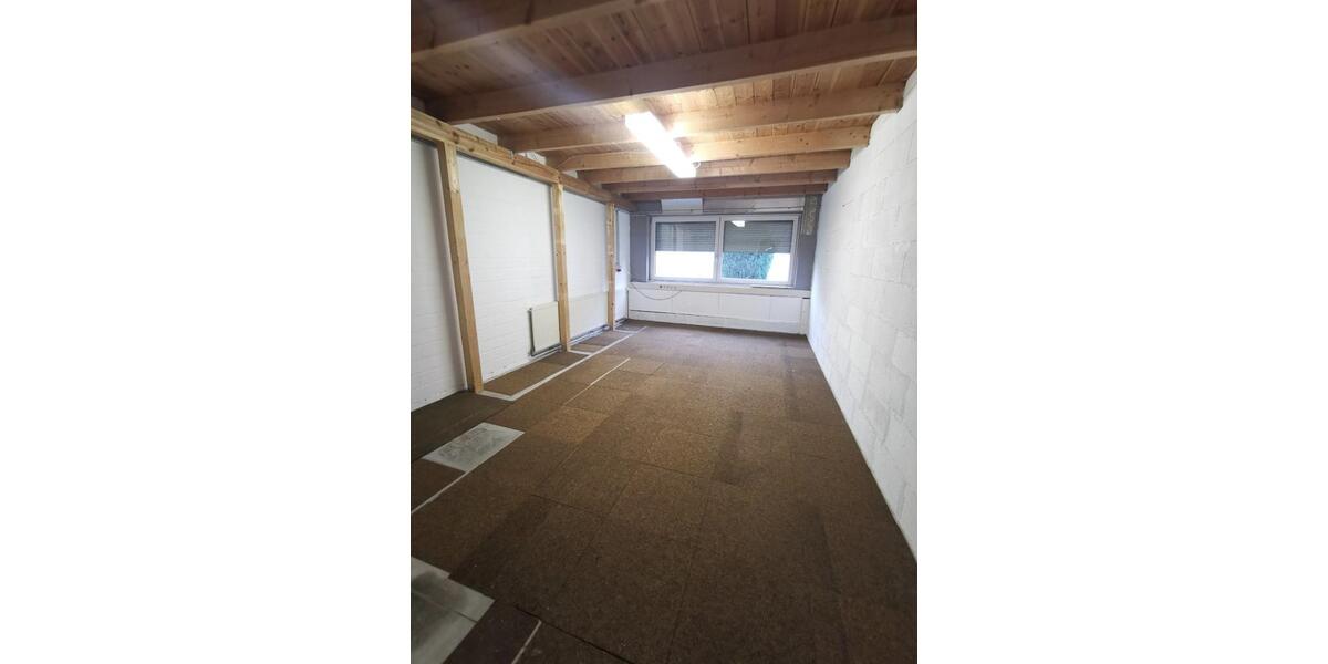 Top Lager- & Produktionshalle, Büro, Regale, Stapler zimmer