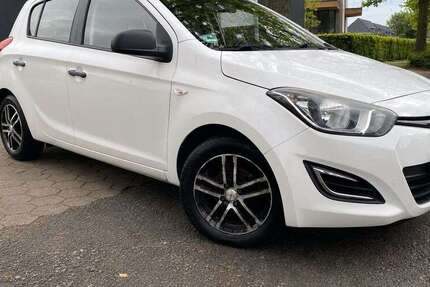 Hyundai i20 49.000 km 5.990 &euro; Hamburg 22179