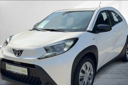 Toyota Aygo (X) 61.501 km 12.890 &euro; Hamburg 21079