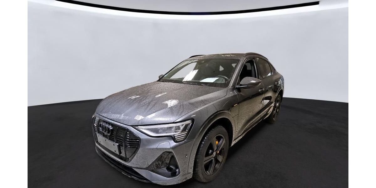 Audi e-tron 53.877 km 37.990 &euro; Hamburg 22047