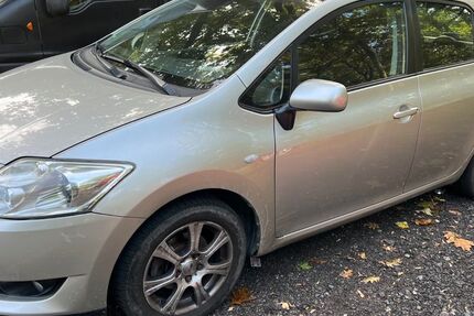 Toyota Auris 107.570 km 4.500 € Hamburg 22111