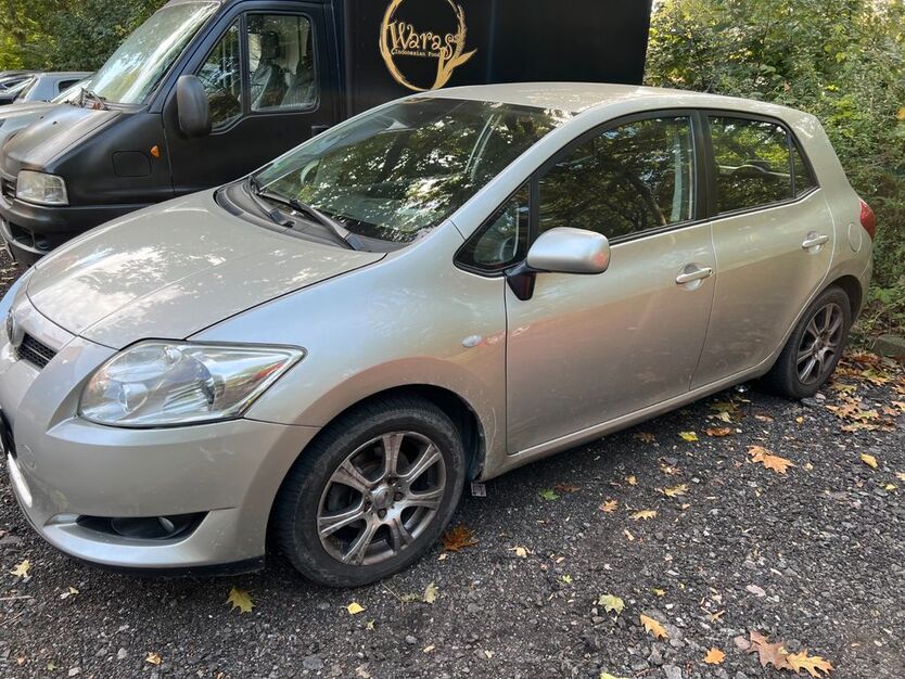 Toyota Auris 107.570 km 4.500 € Hamburg 22111