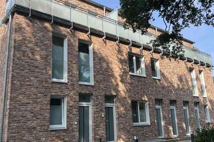 Wohnung zum Mieten in Hamburg Hummelsbüttel 2.100 € 99.92 m² 3.5 zimmer