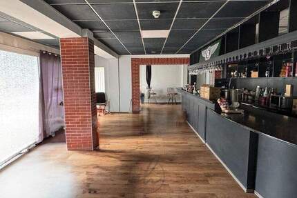 LadenBürofläche mit Fensterfront in Hamburg Wandsbek 2 zimmer