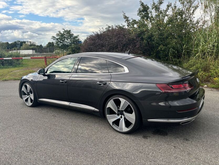 VW Arteon 80.000 km 26.300 € Hamburg 22117