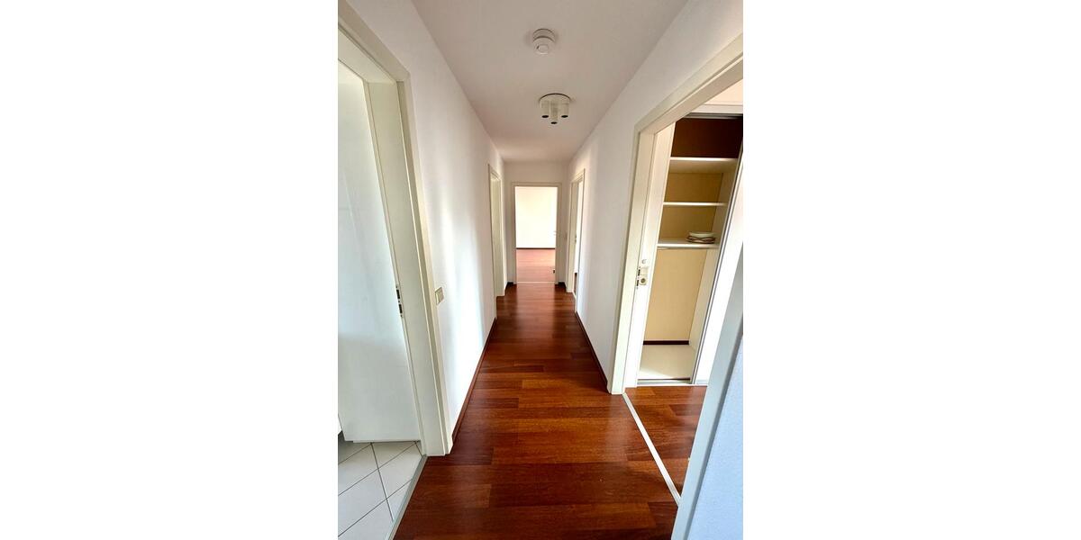 Dachgeschoßwohnung Hamburg Altona - 3 Zimmer, 70 m&sup2;, 1.246&euro; | Angebot:25406483