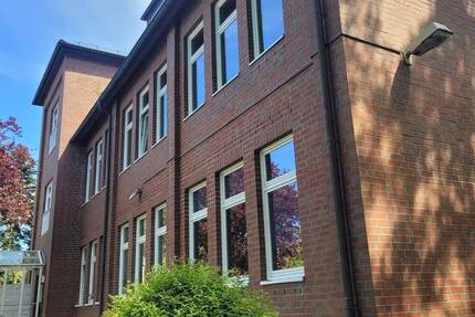 Gewerbeobjekt Hamburg Lokstedt - 1 Zimmer, 279 m&sup2;, 2.232&euro; | Angebot:25984498