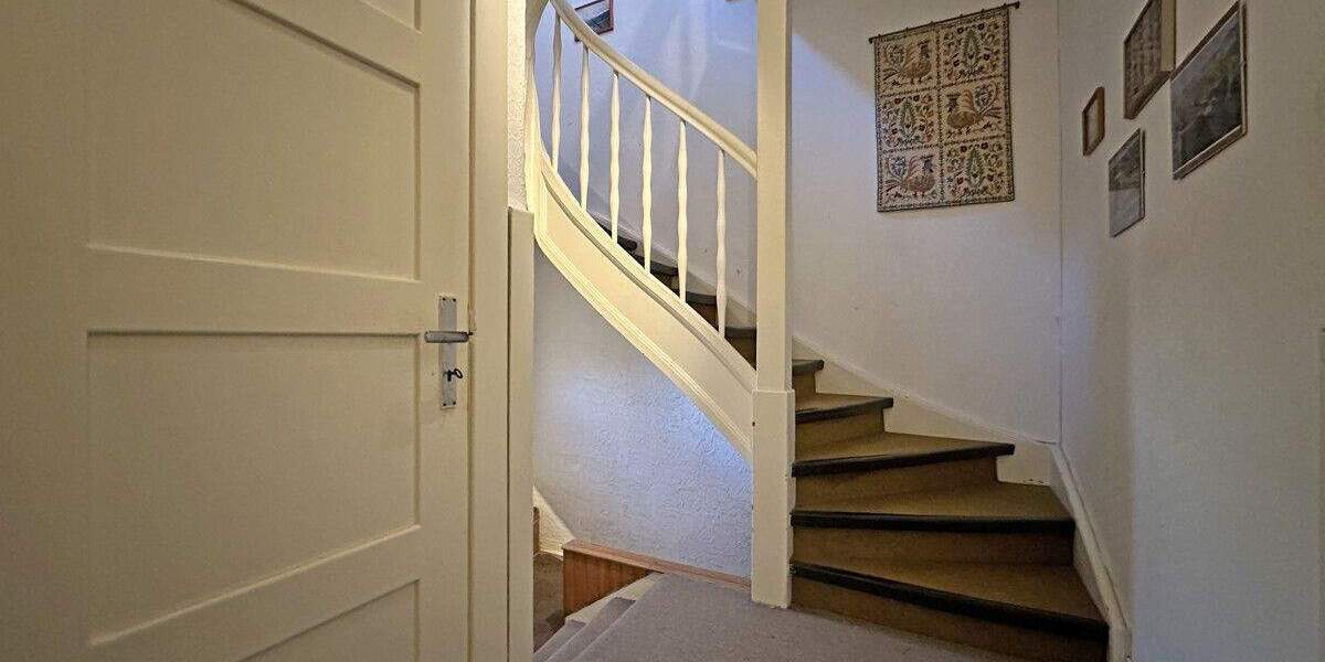 Altbau-Doppelhaushälfte mit großem Garten 4 zimmer