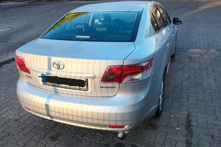 Toyota Avensis 125.000 km 8.890 &euro; Hamburg 22049