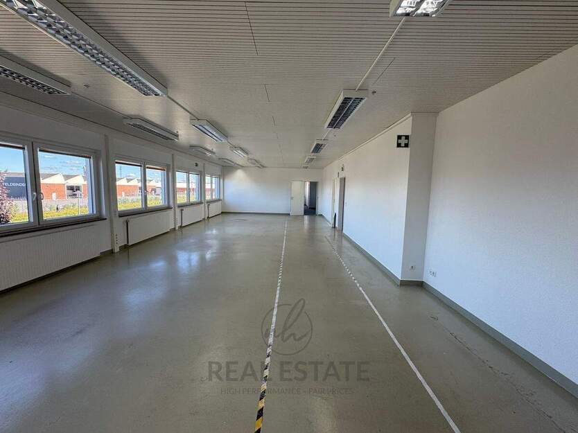 Geräumige Bürofläche im 1.OG in Winsen zimmer