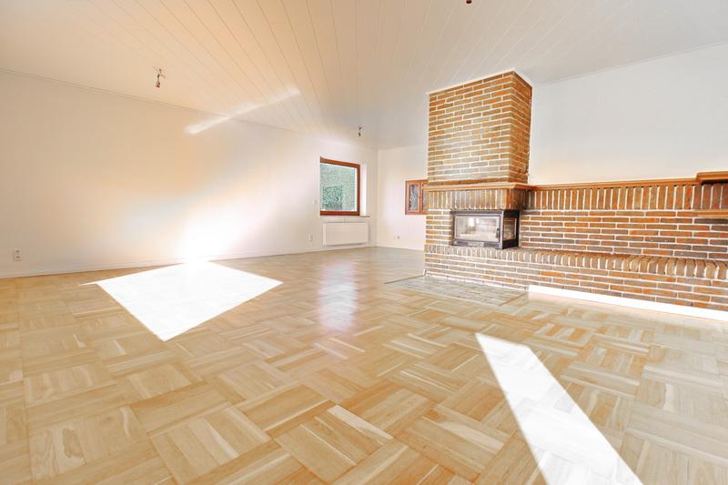 !! Toplage mit Gewinn !! Großzügiges Zwei-Familienhaus mit hohem Wertsteigerungspotential !! - Mehrfamilienhaus, Wohnhaus Alveslohe | Angebot:25883192
