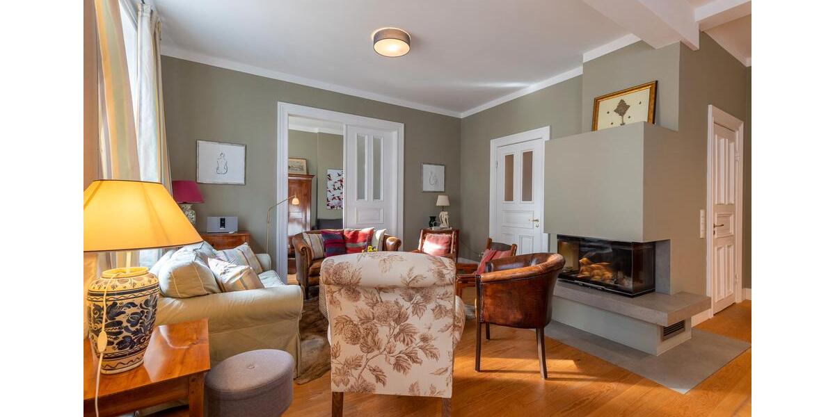 Etagenwohnung Hamburg Altstadt - 5 Zimmer, 151 m&sup2;, 4.250&euro; | Angebot:26267395