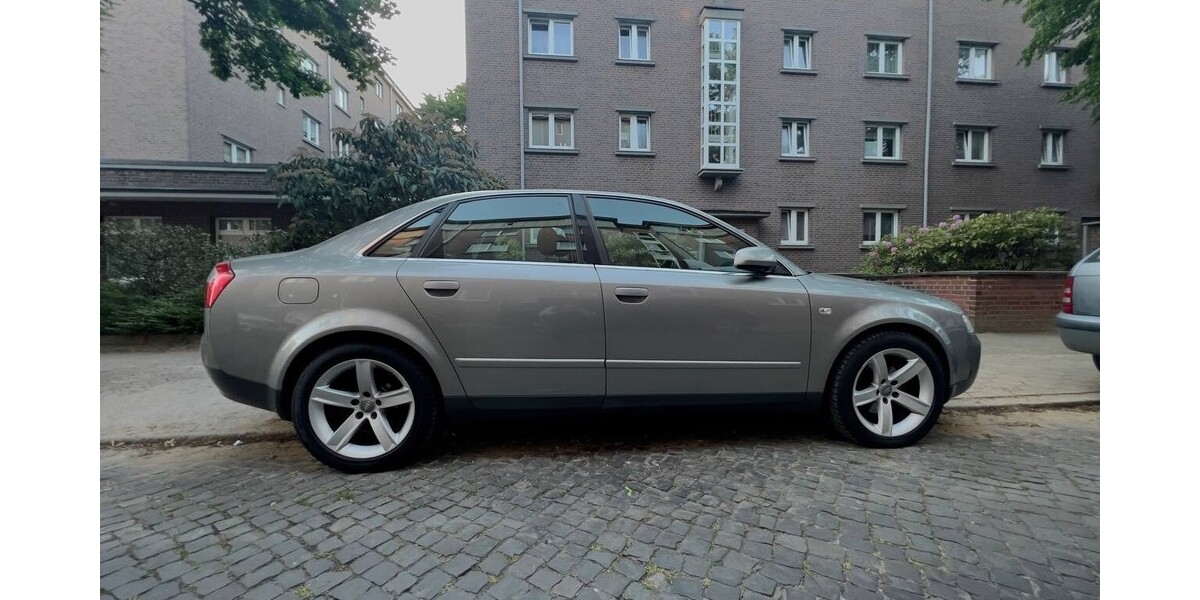 Audi A4 230.000 km 4.800 € Hamburg 20038