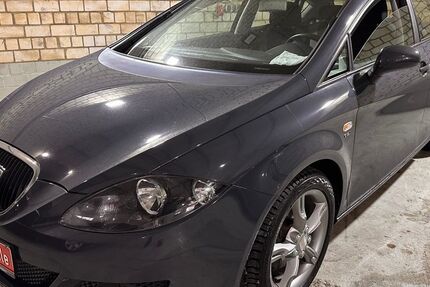 Seat Leon 95.933 km 4.299 &euro; Hamburg 21079