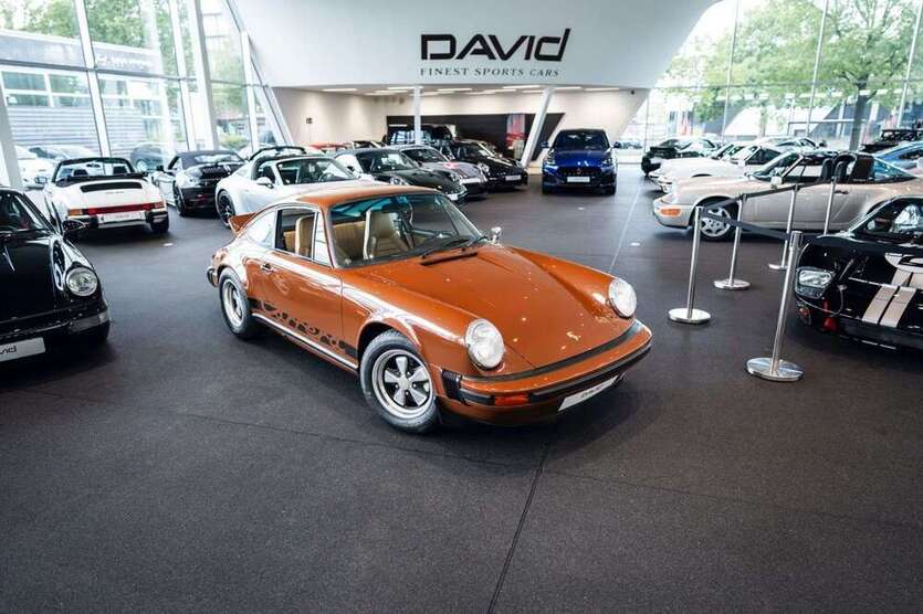 911