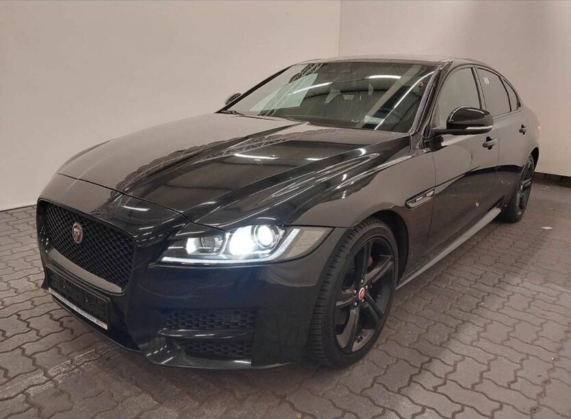 Jaguar XF 159.850 km 14.900 € Hamburg 22335