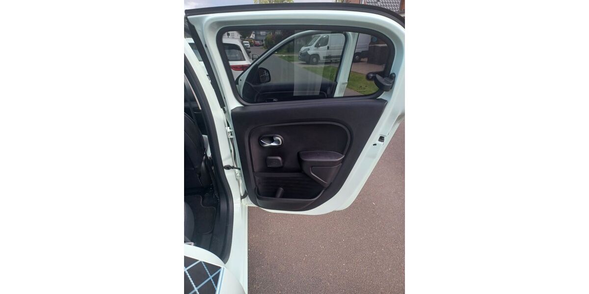 Renault Twingo 93.400 km 7.650 &euro; Hamburg 22045
