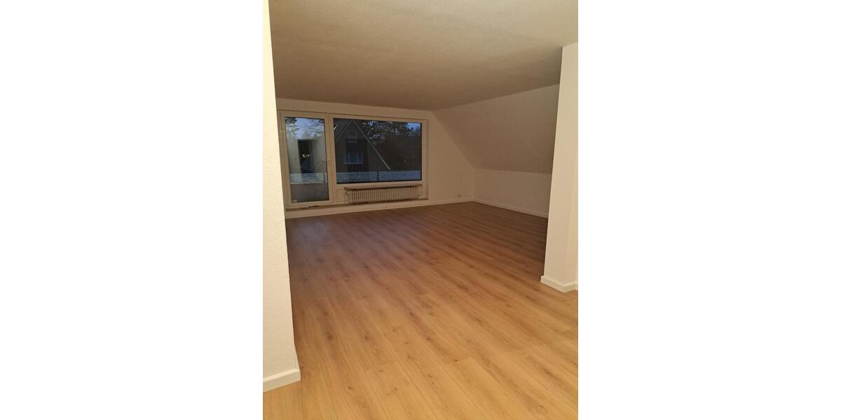 Dachgeschoßwohnung Hamburg Wandsbek - 3 Zimmer, 97 m&sup2;, 1.880&euro; | Angebot:26123441