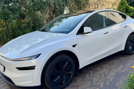 Tesla Model Y 9.000 km 51.500 € Hamburg 22607