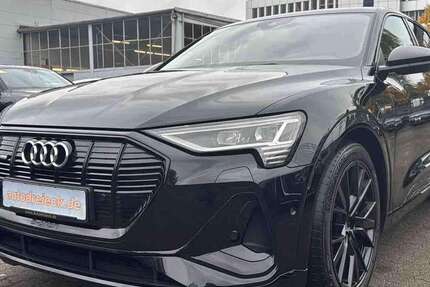 Audi e-tron 58.294 km 37.950 € Hamburg 22047