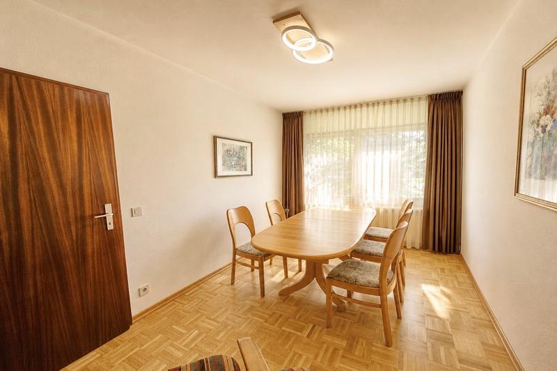 Familienhaus mit außergewöhnlichem Raumangebot und großem Gestaltungspotenzial - inkl. Garage ! - Reihenendhaus Ellerau | Angebot:27055171