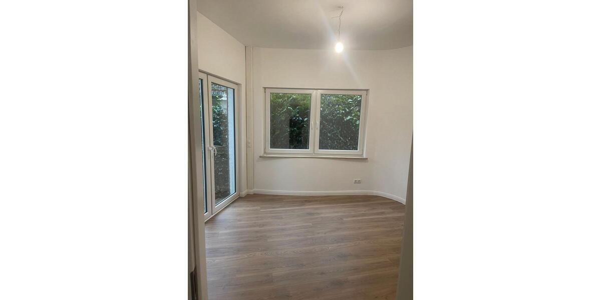 Erdgeschoßwohnung Hamburg Wandsbek - 4 Zimmer, 130 m&sup2;, 2.300&euro; | Angebot:26227764