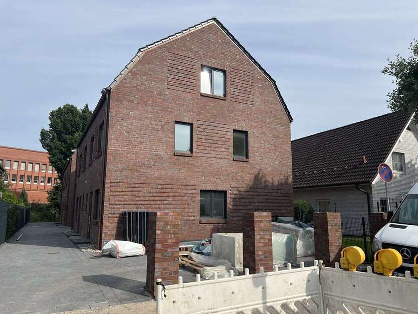 Haus zum Mieten in Norderstedt 2.650 € 170 m²