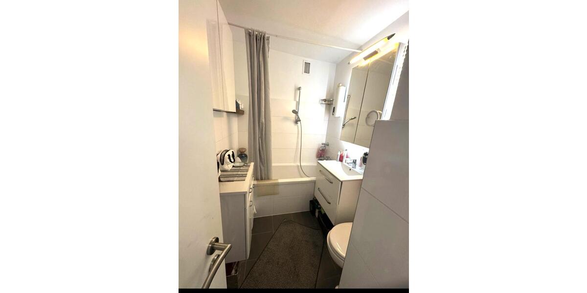 Möbiliertes Zimmer in einer 2 er WG 1 zimmer