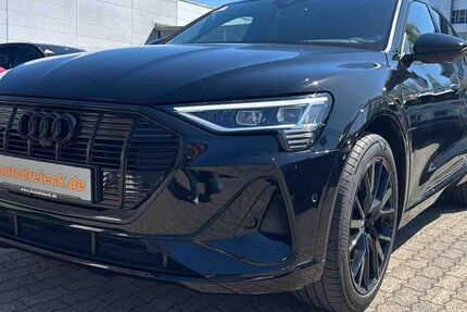 Audi e-tron 23.788 km 33.950 &euro; Hamburg 22047