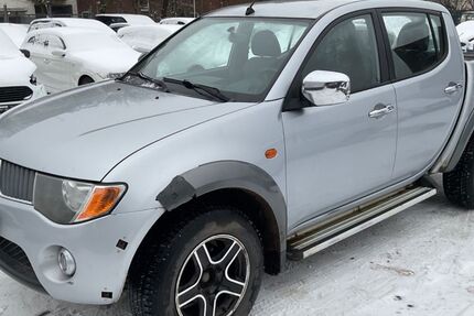 Mitsubishi L200 250.400 km 5.999 &euro; Hamburg 21107