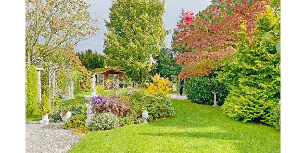 Lichtdurchfluteter 4-Zi.-Doppelhaustraum mit Wintergarten, Kamin, Sauna und Gartenidylle 4 zimmer