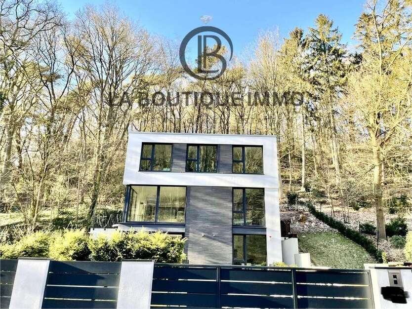 Haus zum Kaufen in Hamburg Blankenese 4.200.000 € 235 m²