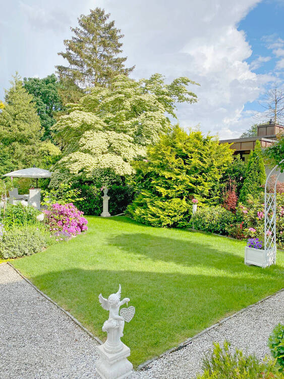 4-Zi.- Doppelhaustraum mit Wintergarten, Kamin, Sauna, Carport und Garten in ruhiger Sackgassenlage