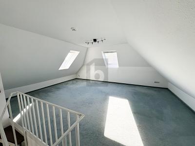 CHARMANT UND RUHIG WOHNEN - Maisonettenwohnung Halstenbek | Angebot:27093427