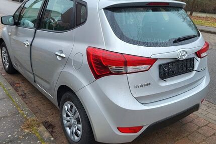 Hyundai ix20 39.593 km 9.790 &euro; Hamburg 22045