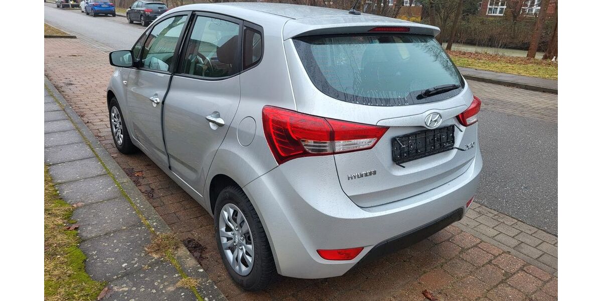 Hyundai ix20 39.593 km 9.790 &euro; Hamburg 22045