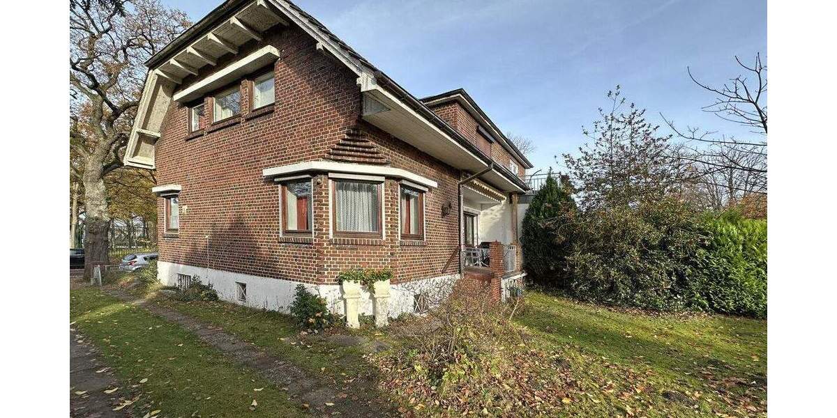 Altbau-Doppelhaushälfte mit großem Garten 4 zimmer