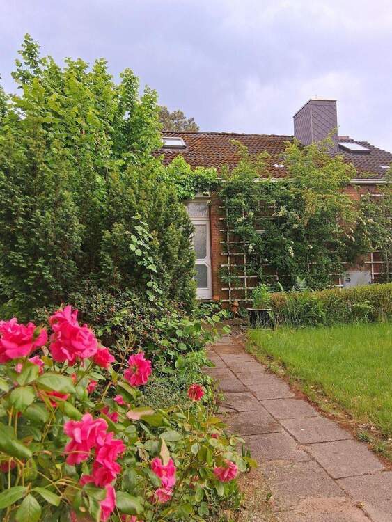 Einfamilienhaus - Südlage - 30 Zone - 6 Zimmer - Balkon - 2 Bäder - Keller - Tiefgarage
