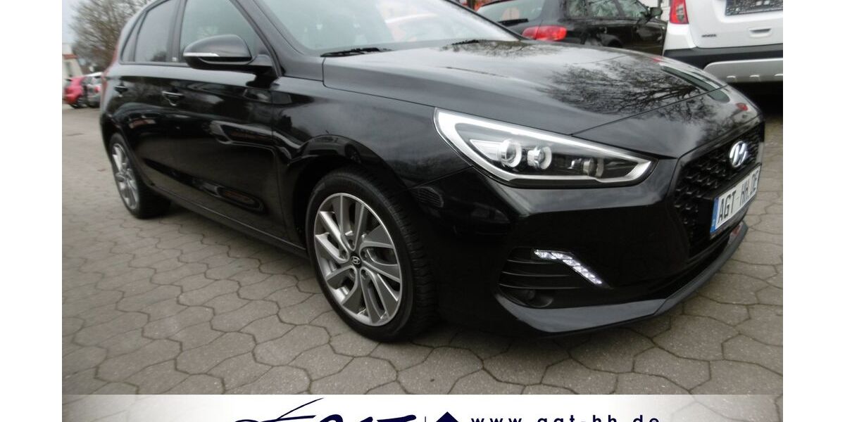 Hyundai i30 121.878 km 11.380 &euro; Hamburg 22459