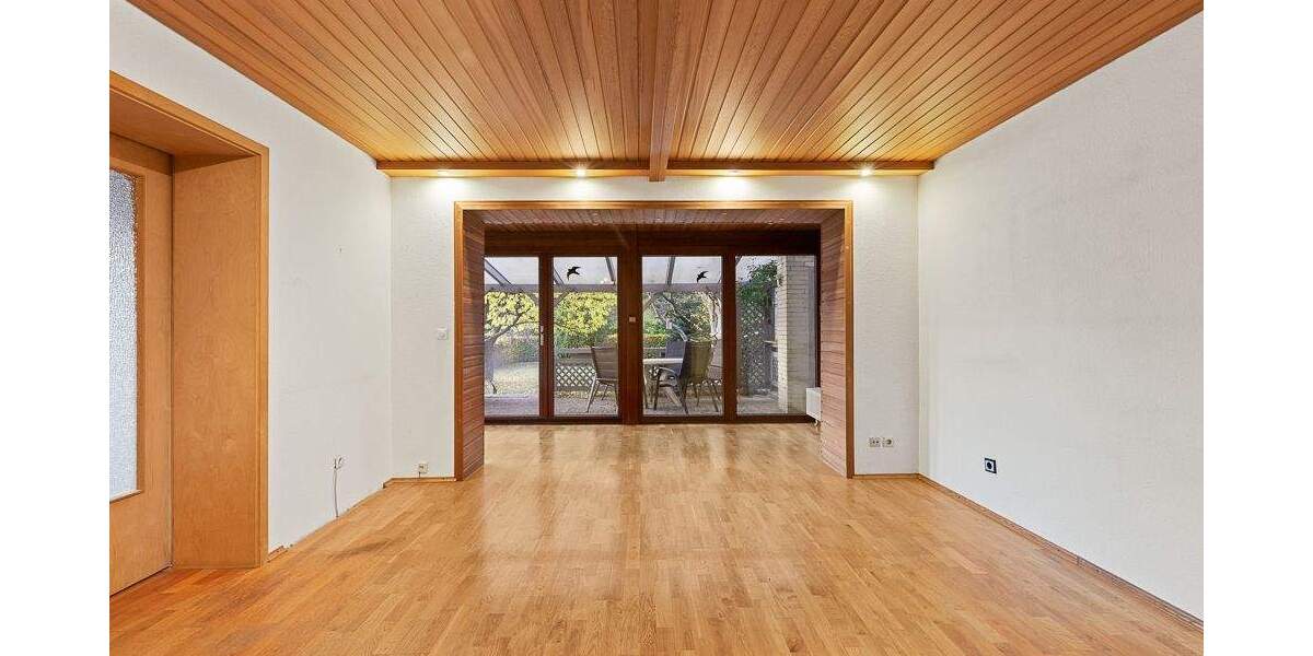 !NUR NOCH WARTELISTE! Freistehendes Ein- bis Zweifamilienhaus mit großem Garten & separierbaren Wohneinheiten 6 zimmer