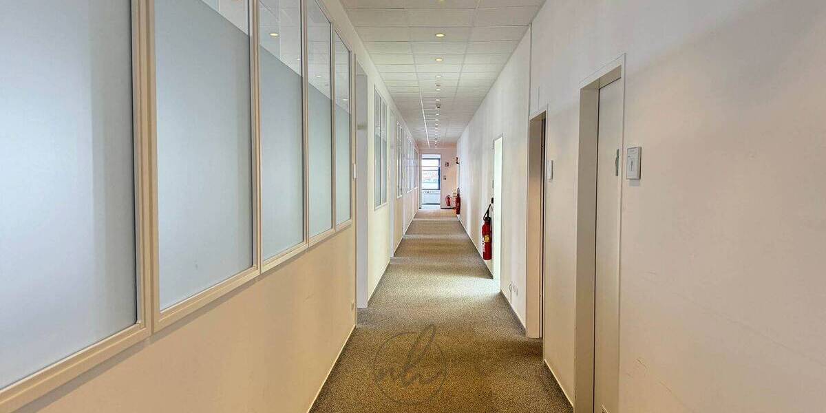 Gewerbeobjekt Hamburg Rahlstedt - 2 Zimmer, 90 m&sup2;, 1.170&euro; | Angebot:26825754