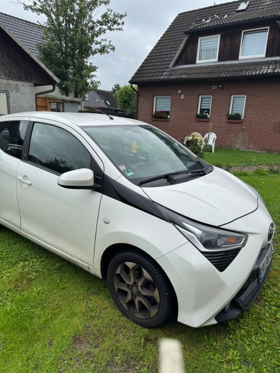 Aygo (X)