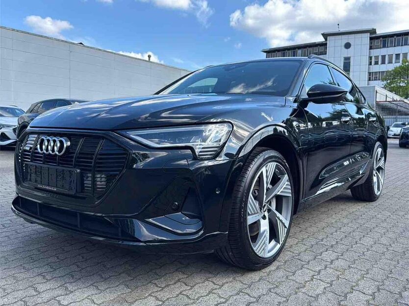 Audi e-tron 50.147 km 35.950 € Hamburg 22047