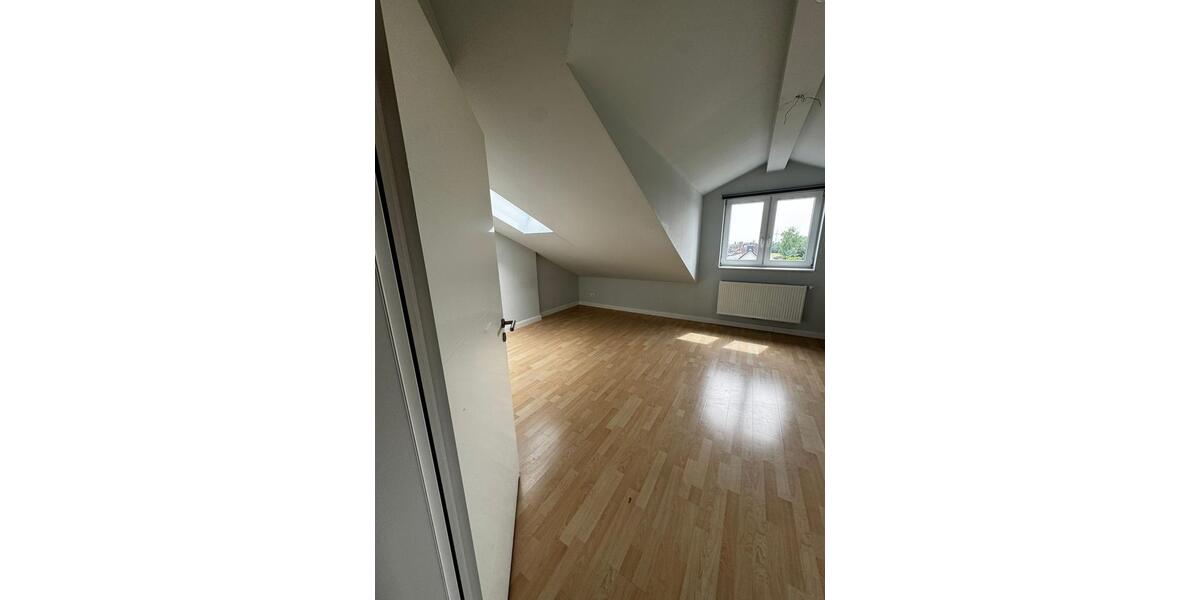 Dachgeschoßwohnung Börnsen - 5 Zimmer, 158 m&sup2;, 1.800&euro; | Angebot:26057087