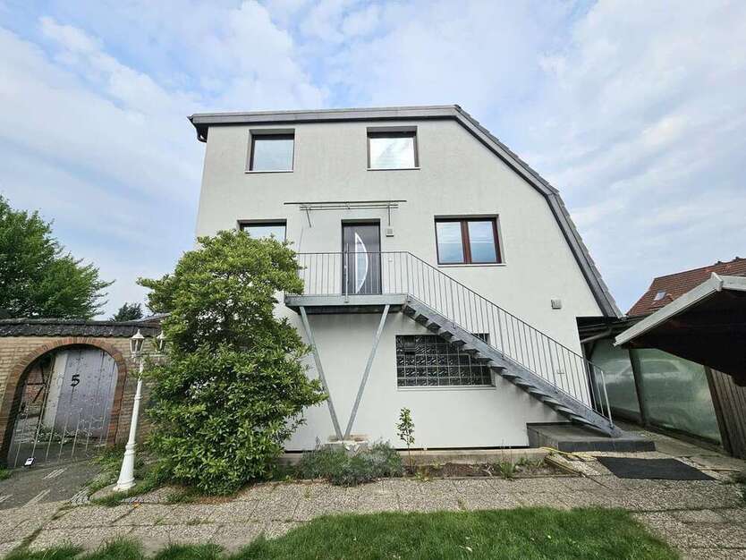 Haus zum Kaufen in Pinneberg 449.000 € 200 m²